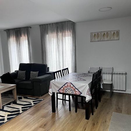 Duplex Bertamirans Apartment Angeles ภายนอก รูปภาพ