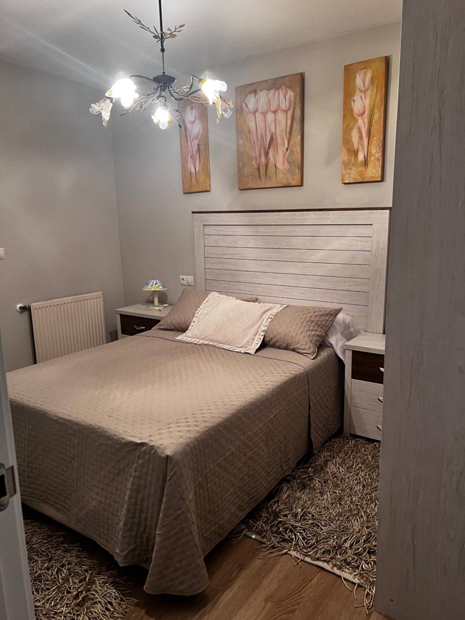 Duplex Bertamirans Apartment Angeles ภายนอก รูปภาพ